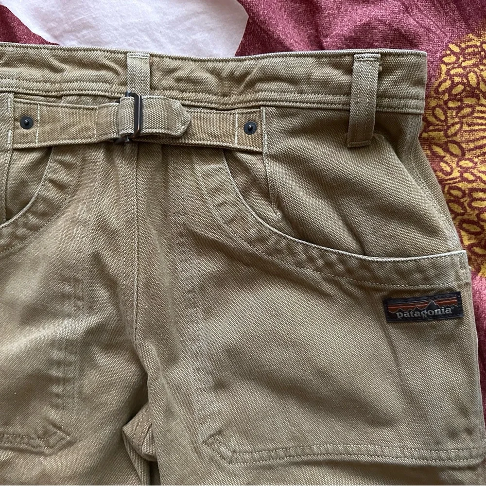 Patagonia Women’s Khaki Cargo Pants - Picture 3 of 5